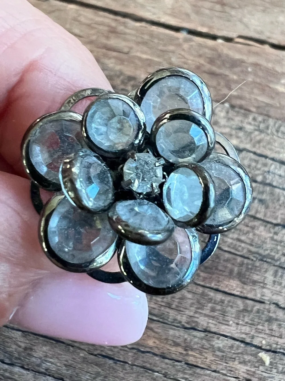 Crystal rhinestone beads Flower ring in Clear/Silver tone